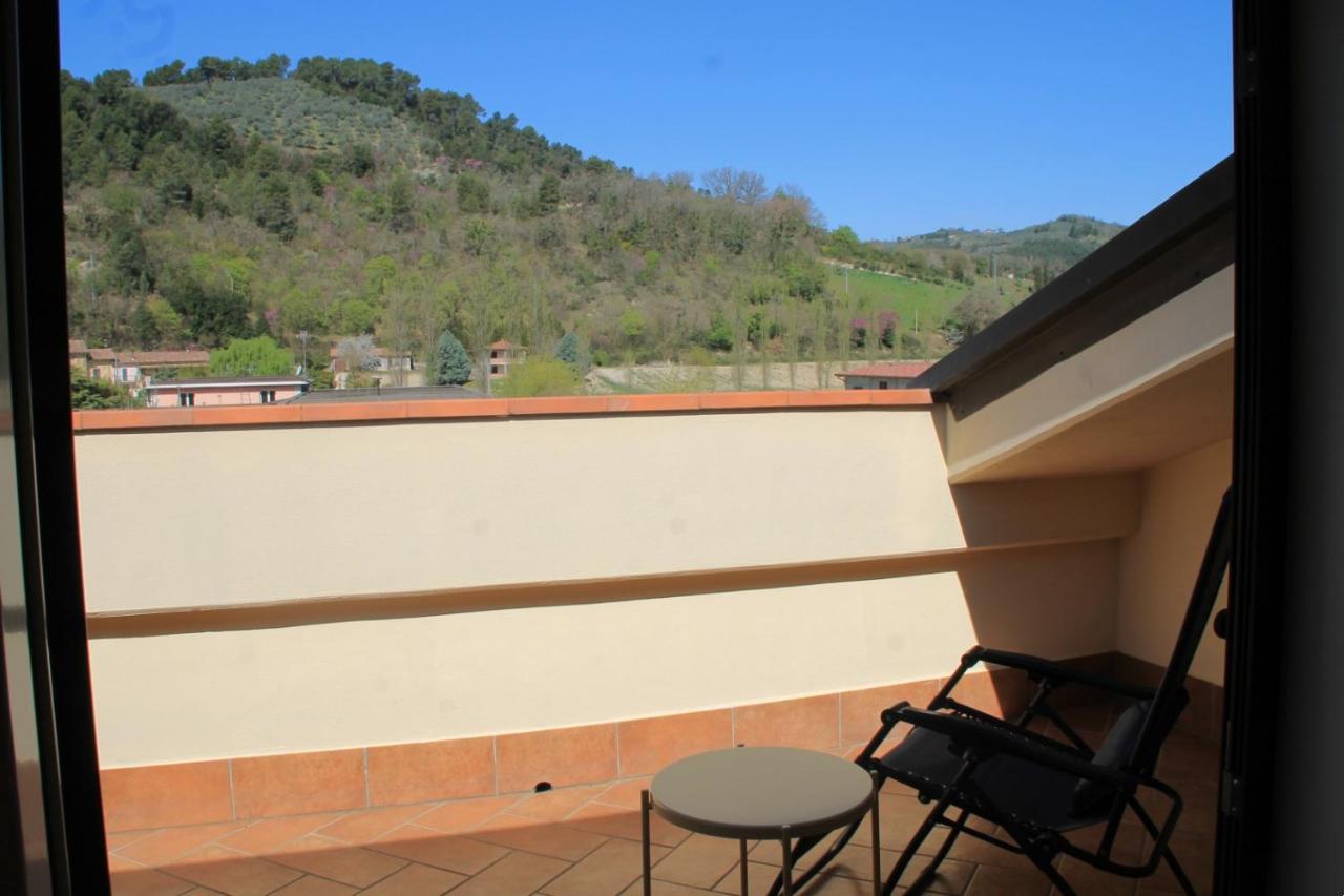 Apartament Mansarda Con Camino Montefranco Zewnętrze zdjęcie