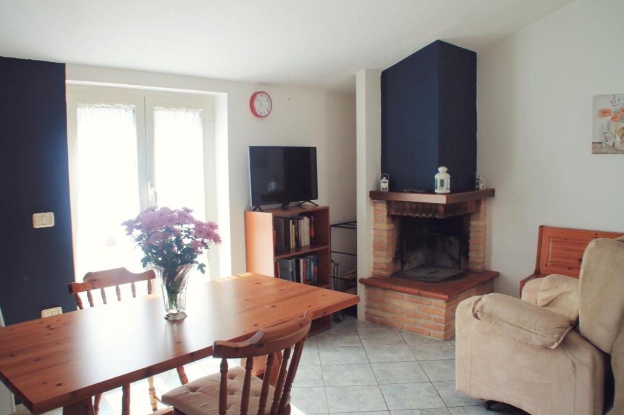 Apartament Mansarda Con Camino Montefranco Zewnętrze zdjęcie